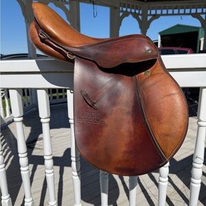 Stubben Brown Leather English Jump Saddle - Chestnut/Brown